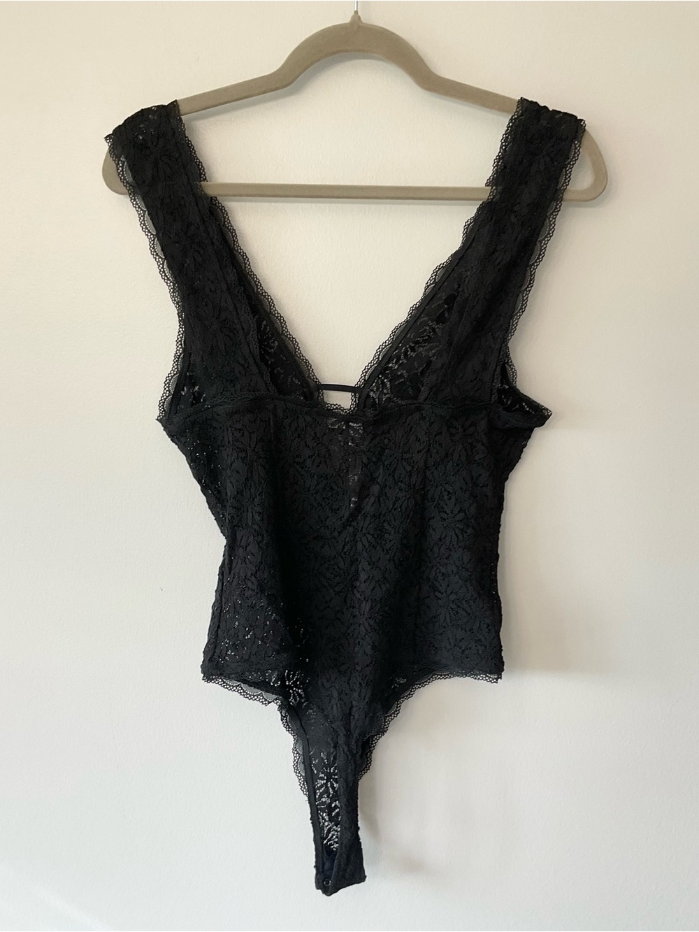 Free People Intimately Black Lace V‑Neck Bodysuit Size Large